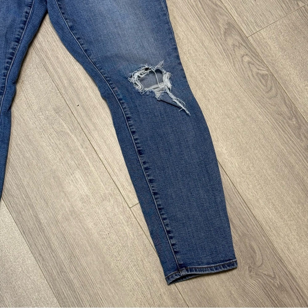 GAP Curvy True Skinny Jeans with Distressed Knee 31R - Picture 2 of 9